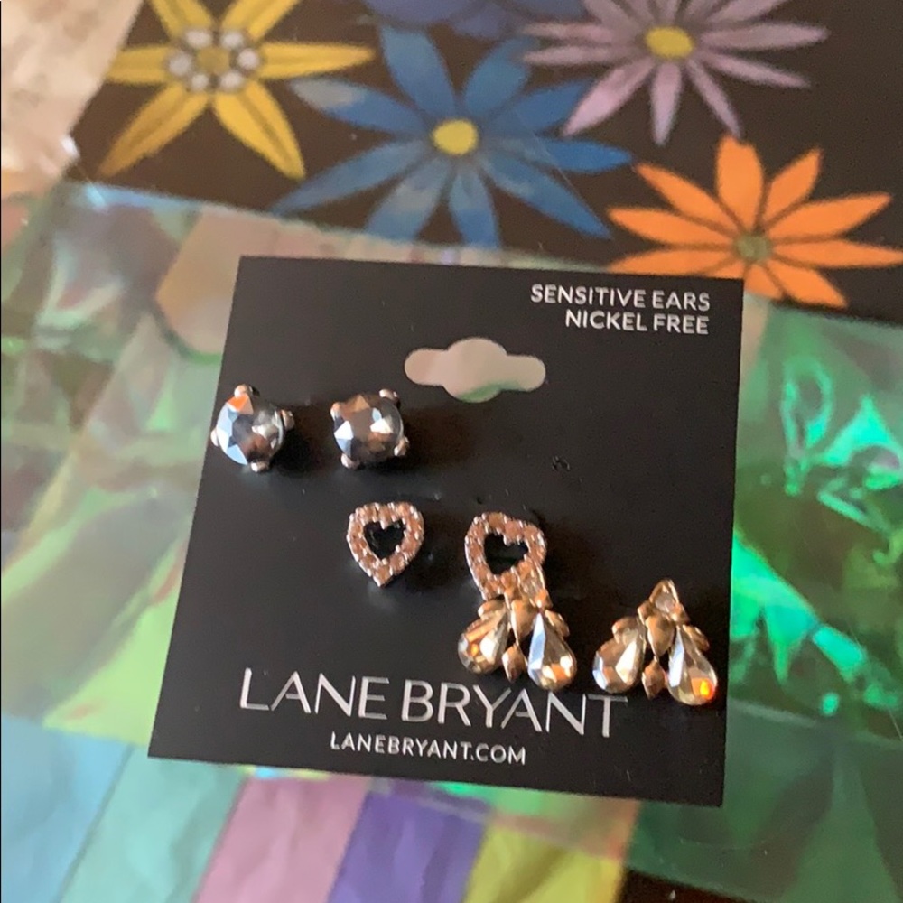 NWT three pairs of women’s earrings stunning
